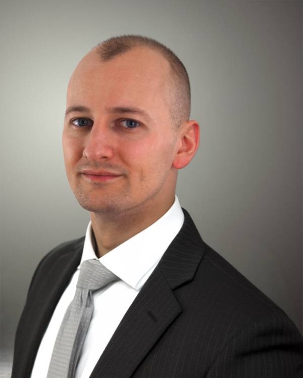 Dr. Dejan Varagic, OD